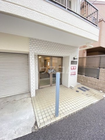 26/30 エントランス