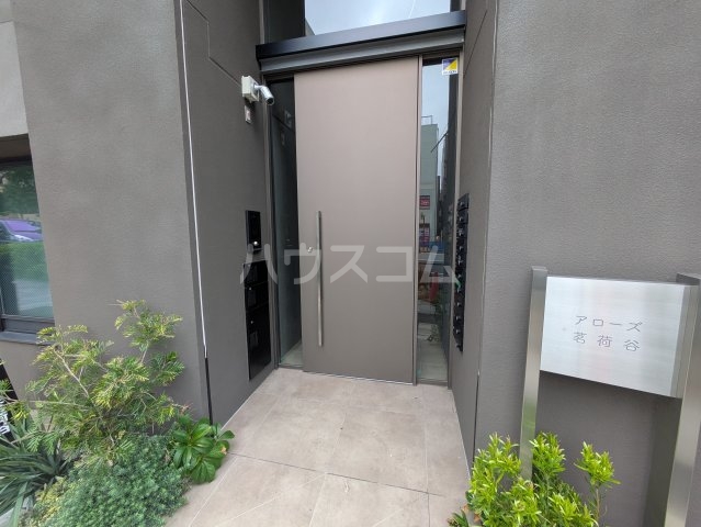 21/30 エントランス