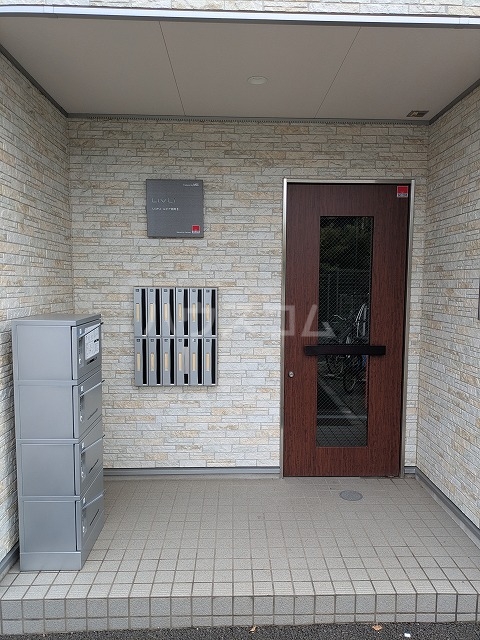 22/30 エントランス