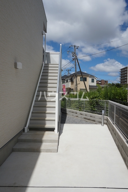 19/30 エントランス