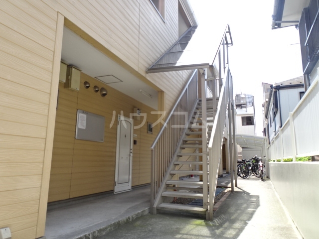 16/25 エントランス