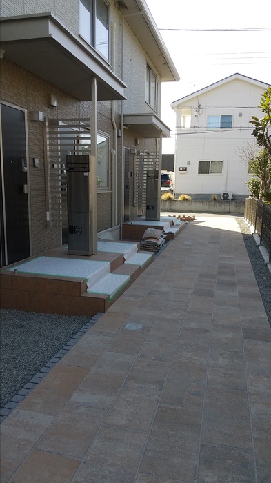 23/29 エントランス