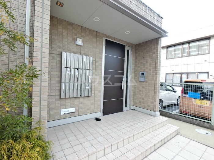 18/29 エントランス