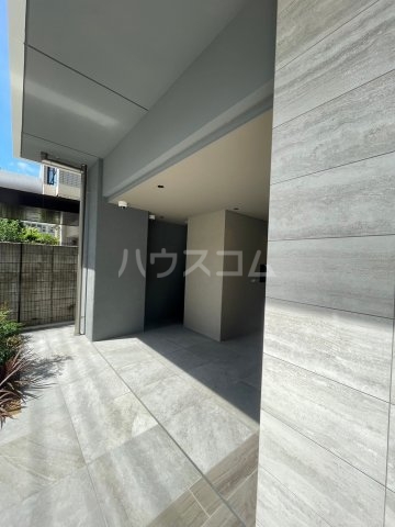 18/28 エントランス