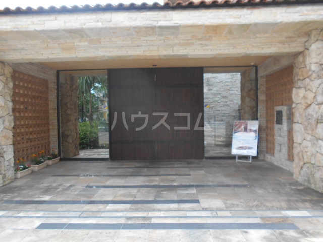 18/21 エントランス