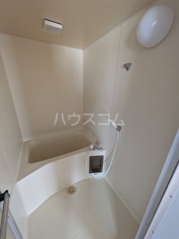 13/20 浴室