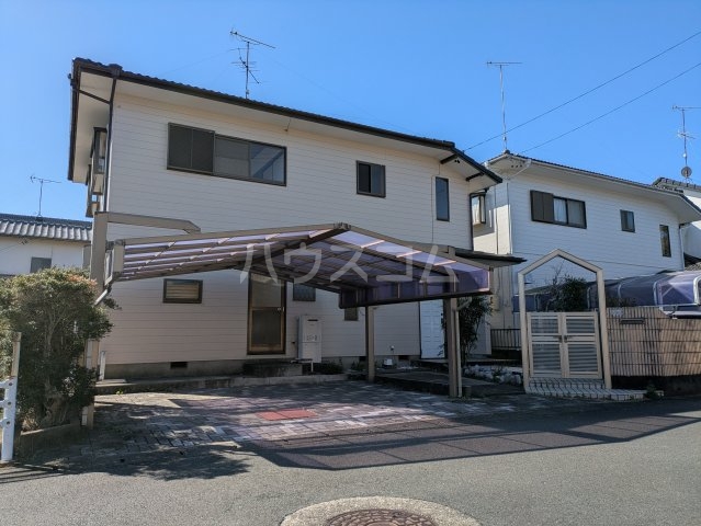 27/28 駐車場