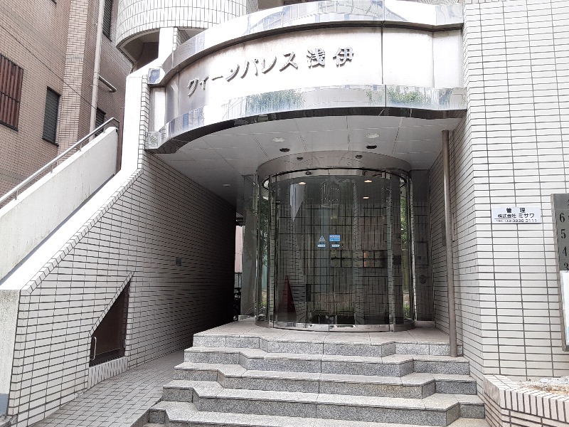 17/25 エントランス