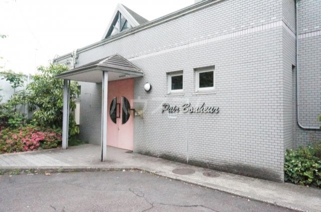 23/30 エントランス