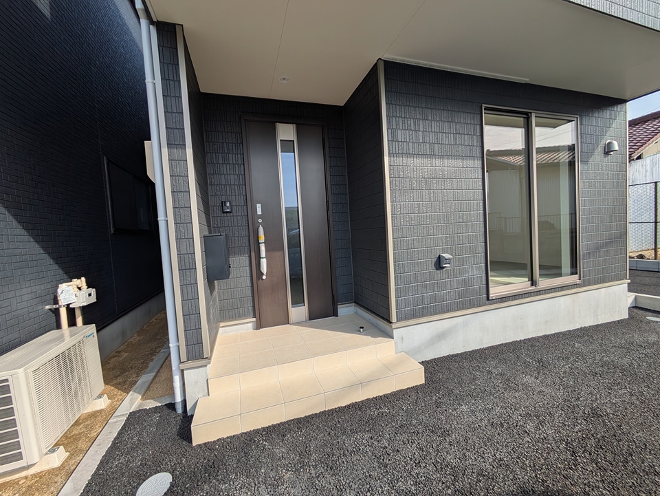 24/30 エントランス