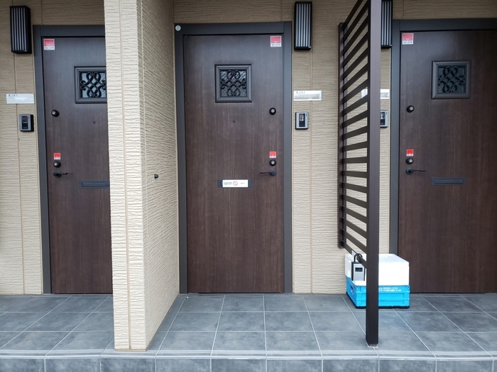 19/27 エントランス