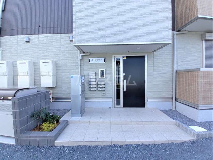 16/26 エントランス