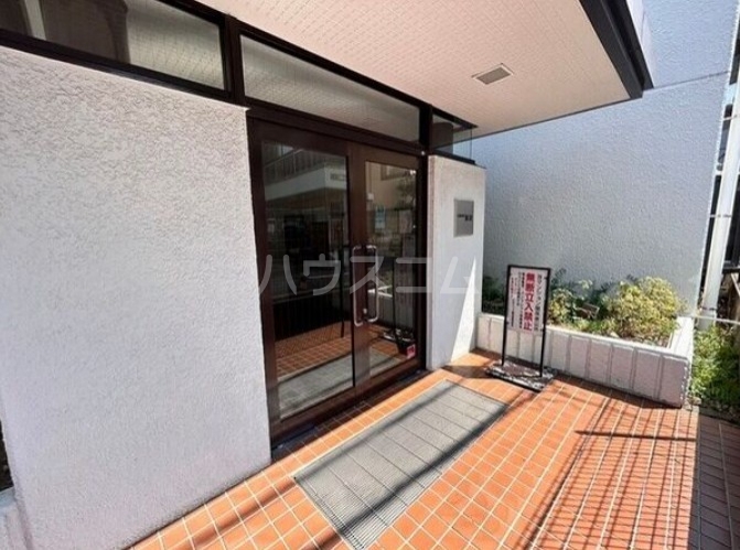 17/28 エントランス