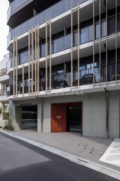 21/26 エントランス