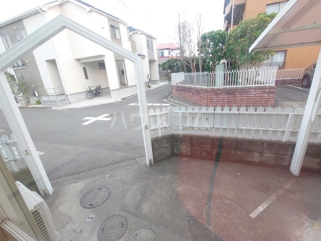 26/30 エントランス