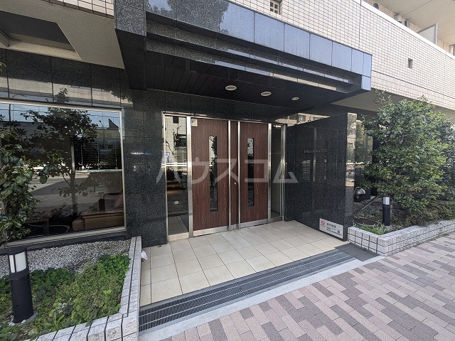 25/30 エントランス