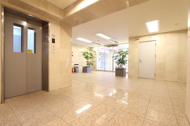 15/23 エントランス