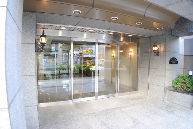 20/29 エントランス