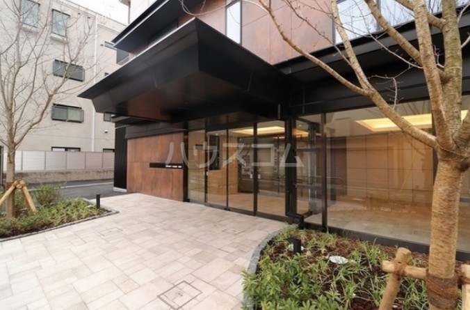 20/30 エントランス