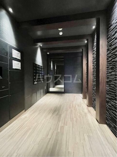 21/25 エントランス