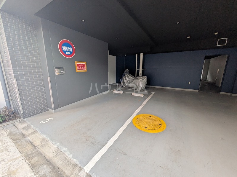 25/28 駐車場