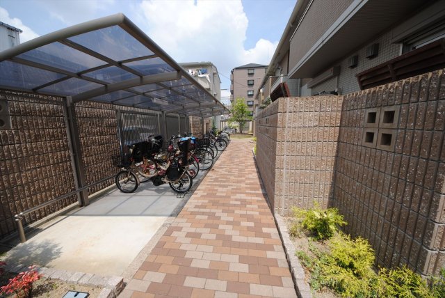 21/30 エントランス