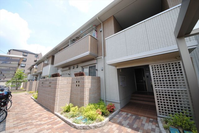 20/30 エントランス