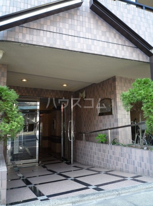 15/19 エントランス