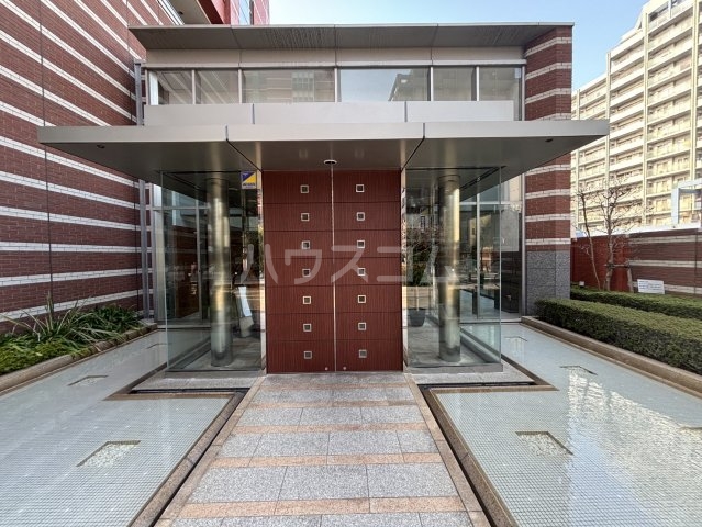 2/3 エントランス