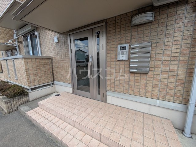 2/5 エントランス