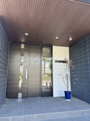 25/30 エントランス