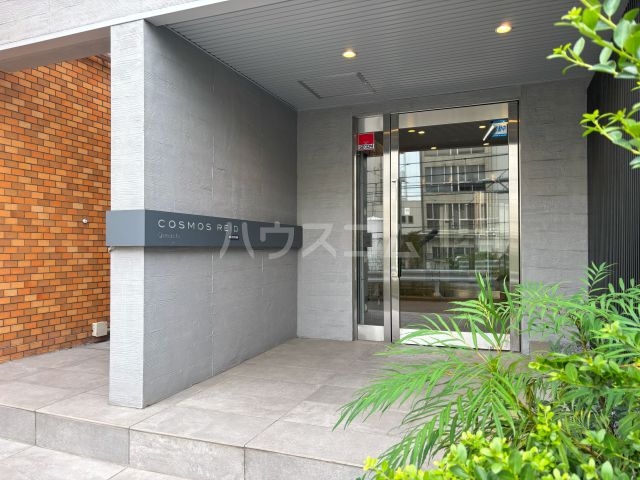 16/23 エントランス