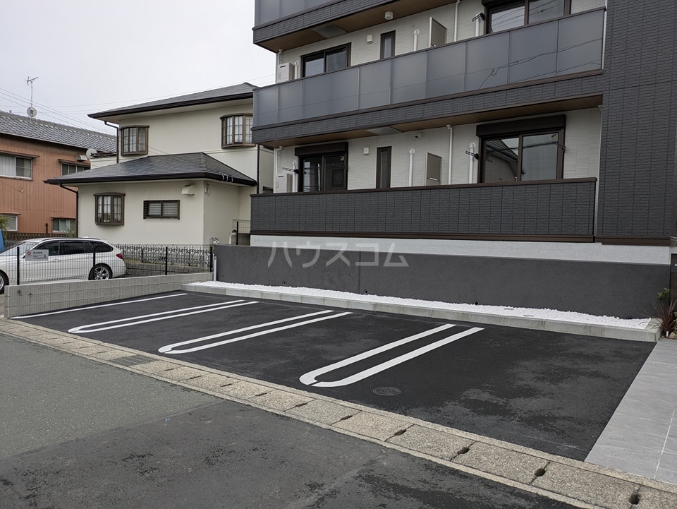 25/30 駐車場