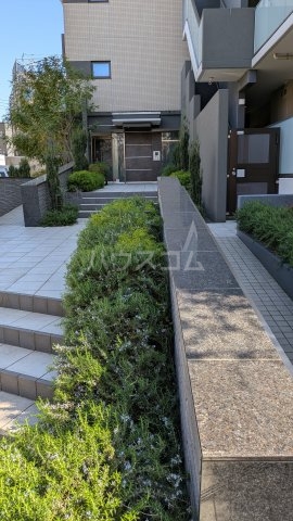 2/5 エントランス