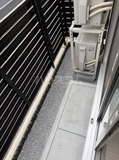 13/22 バルコニー