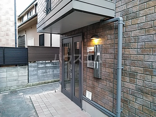 18/20 エントランス