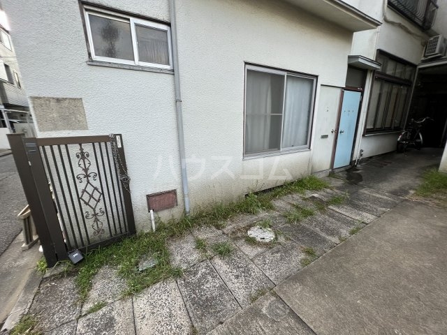 28/30 エントランス