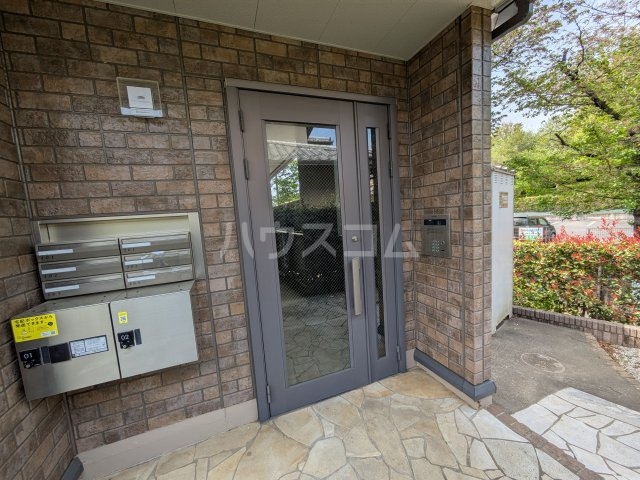 28/30 エントランス