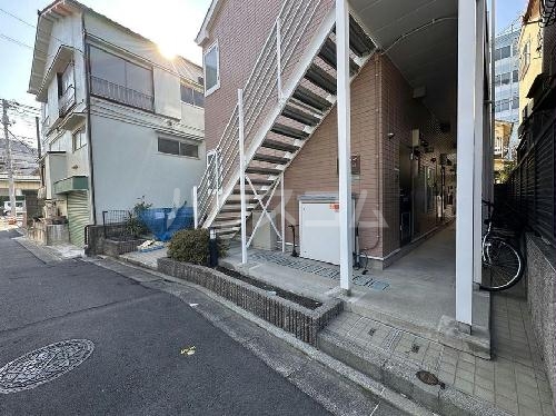 13/23 エントランス