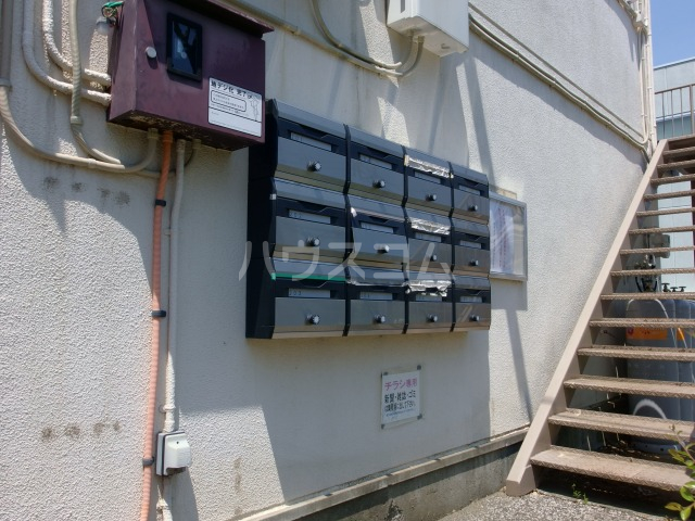 24/30 エントランス