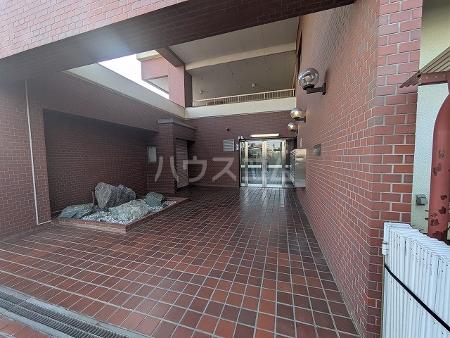 2/2 エントランス