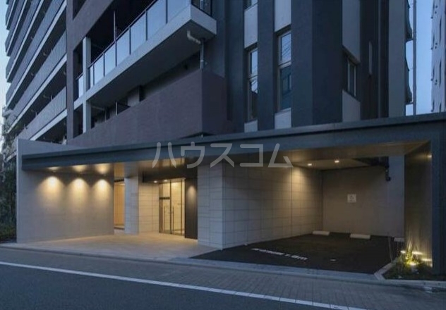 16/20 エントランス