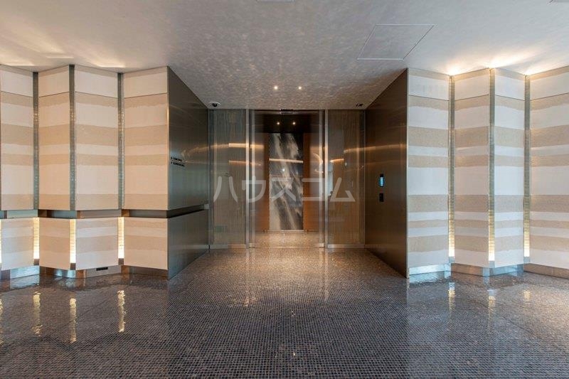 19/20 エントランス