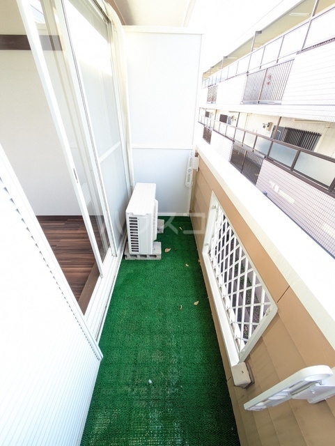 20/30 バルコニー