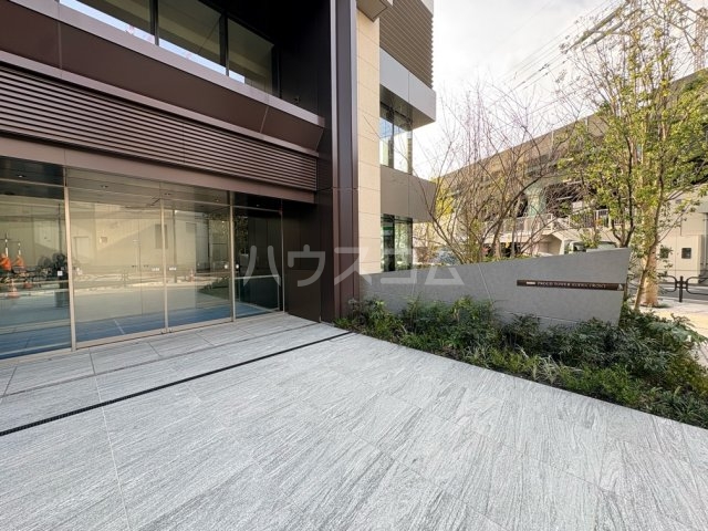 21/30 エントランス