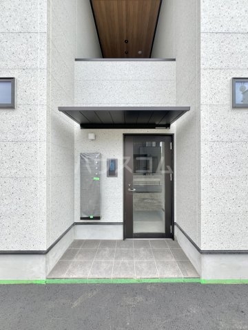 26/30 エントランス