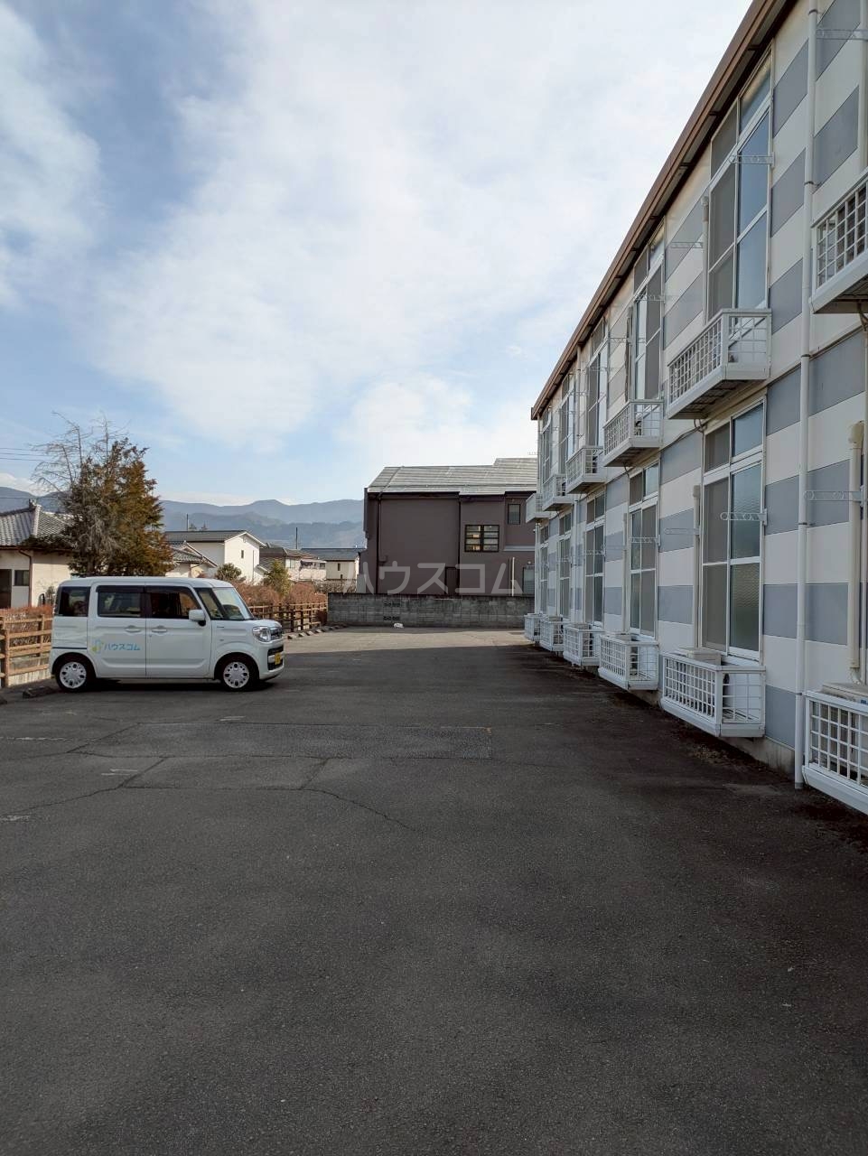 21/26 駐車場