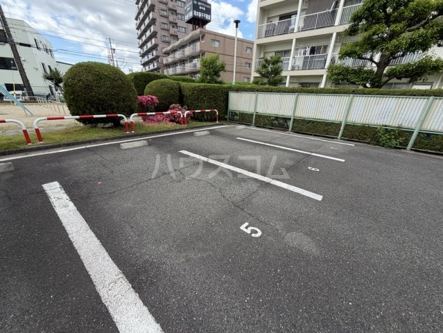 2/3 駐車場