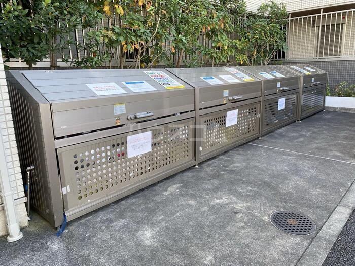 13/23 エントランス