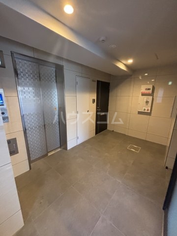 28/30 エントランス